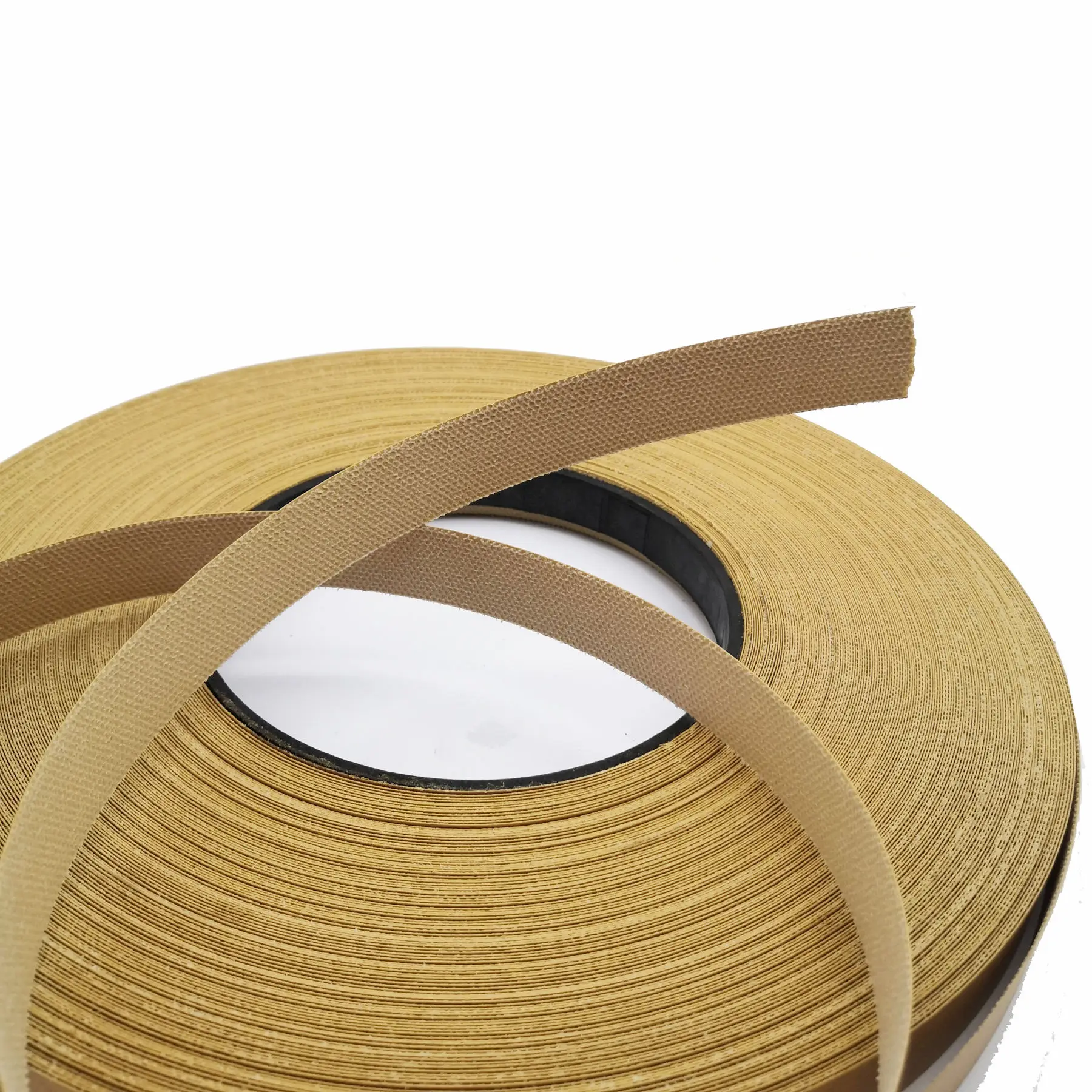 Gros plan sur une Bande de Chant uni couleur ocre