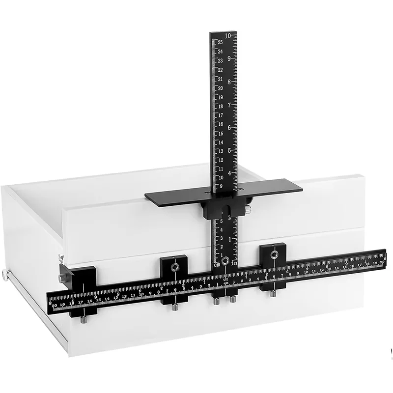 Gabarit de perçage sur un tiroir blanc