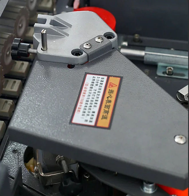 Plaqueuse de Chants Automatique WFS210 - Photo