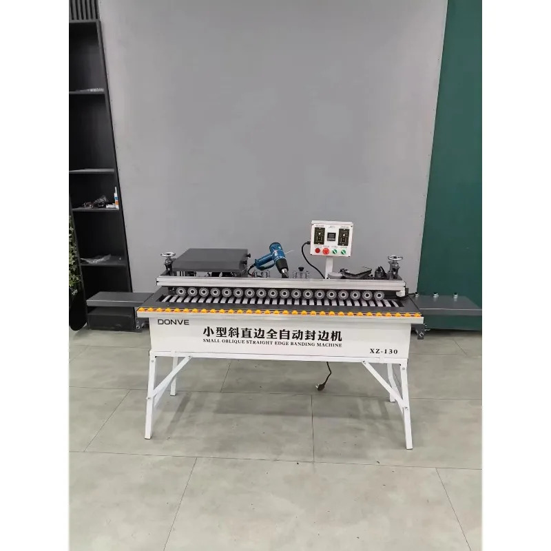 Plaqueuse de chants automatique à grande vitesse Modèle XZ-130 - Photo