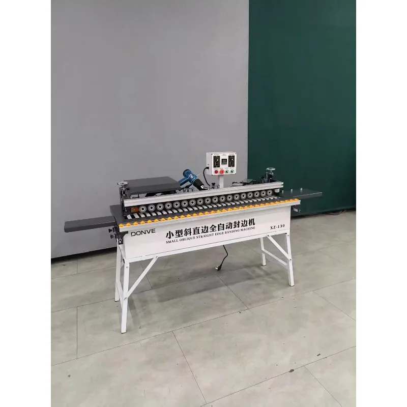 Plaqueuse de chants automatique à grande vitesse Modèle XZ-130 - Photo