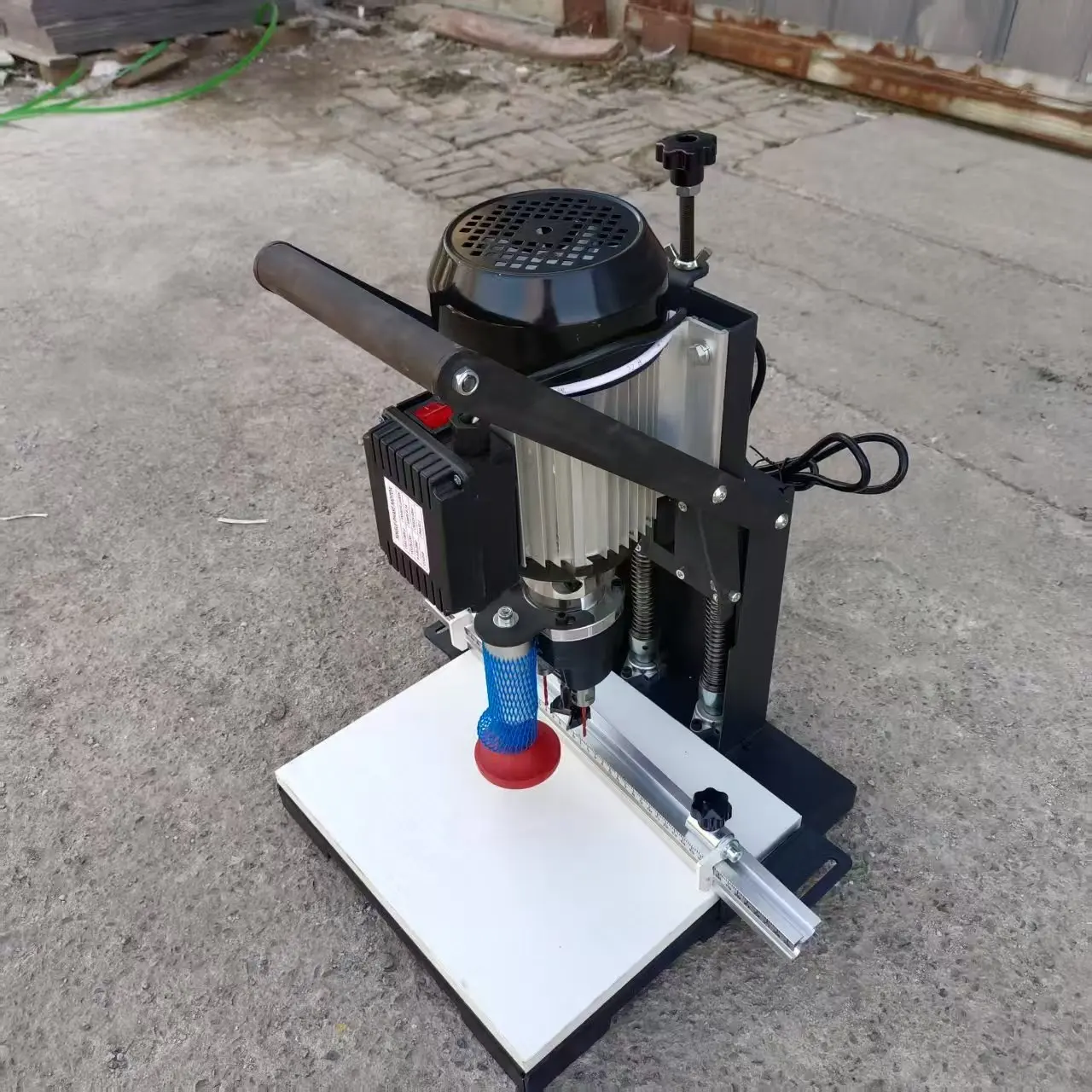 Perceuse Manuelle Portable pour Charnières et Serrures de Porte - Photo