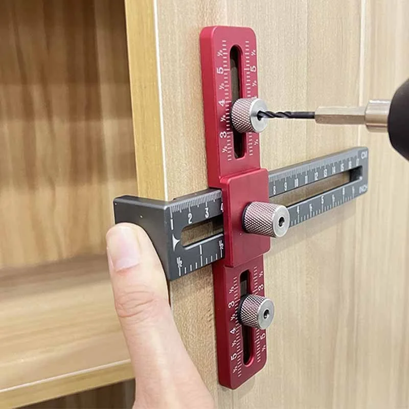 Gabarit de Perçage Réglable et Poinçon de Menuiserie pour Poignées et Boutons de Porte, Tiroir, et Armoire - Guide de Précision en Alliage d'Aluminium (CM/Pouces) - Photo